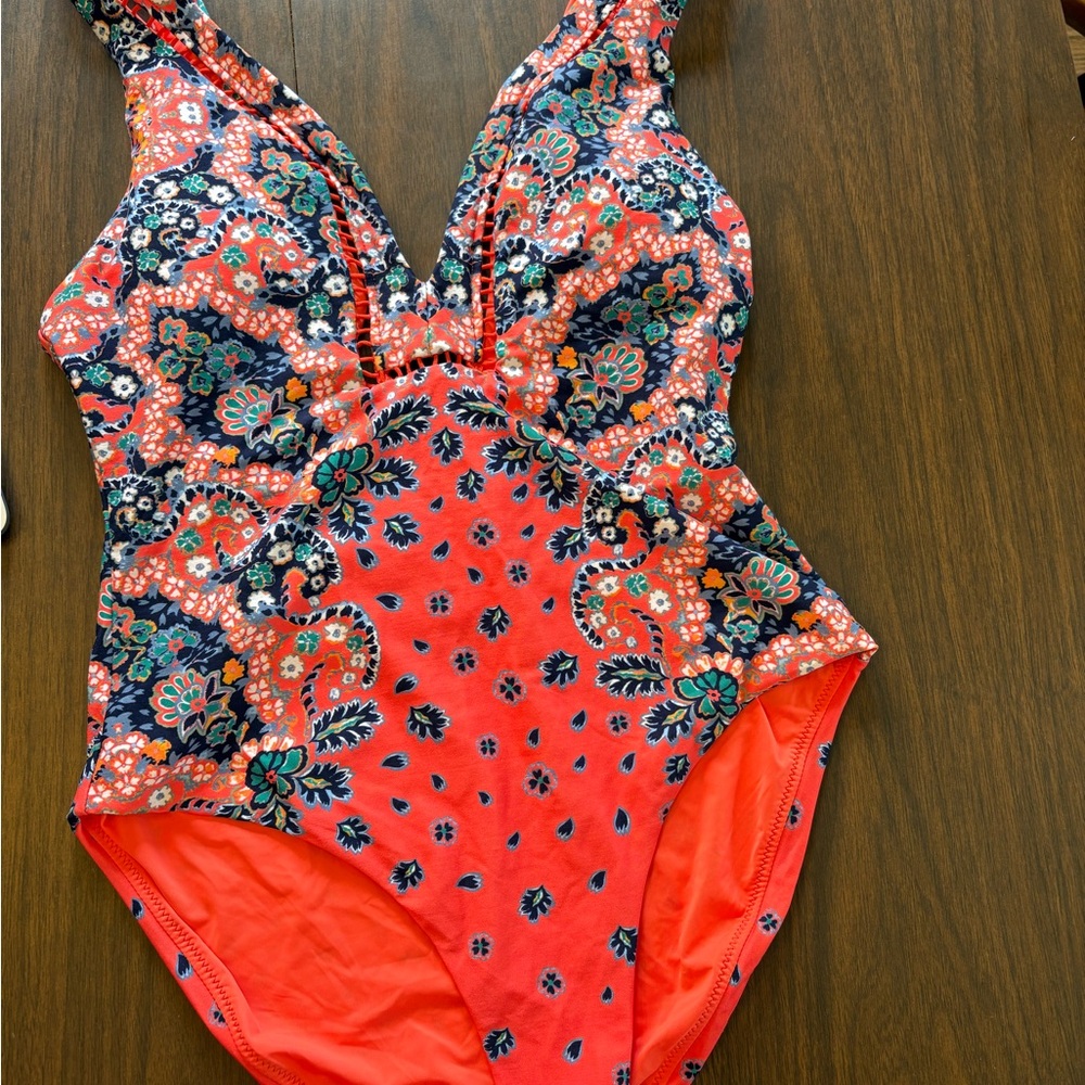Red Carter Size M NWoT Vibrant Floral Print One-Piece Swimsuit